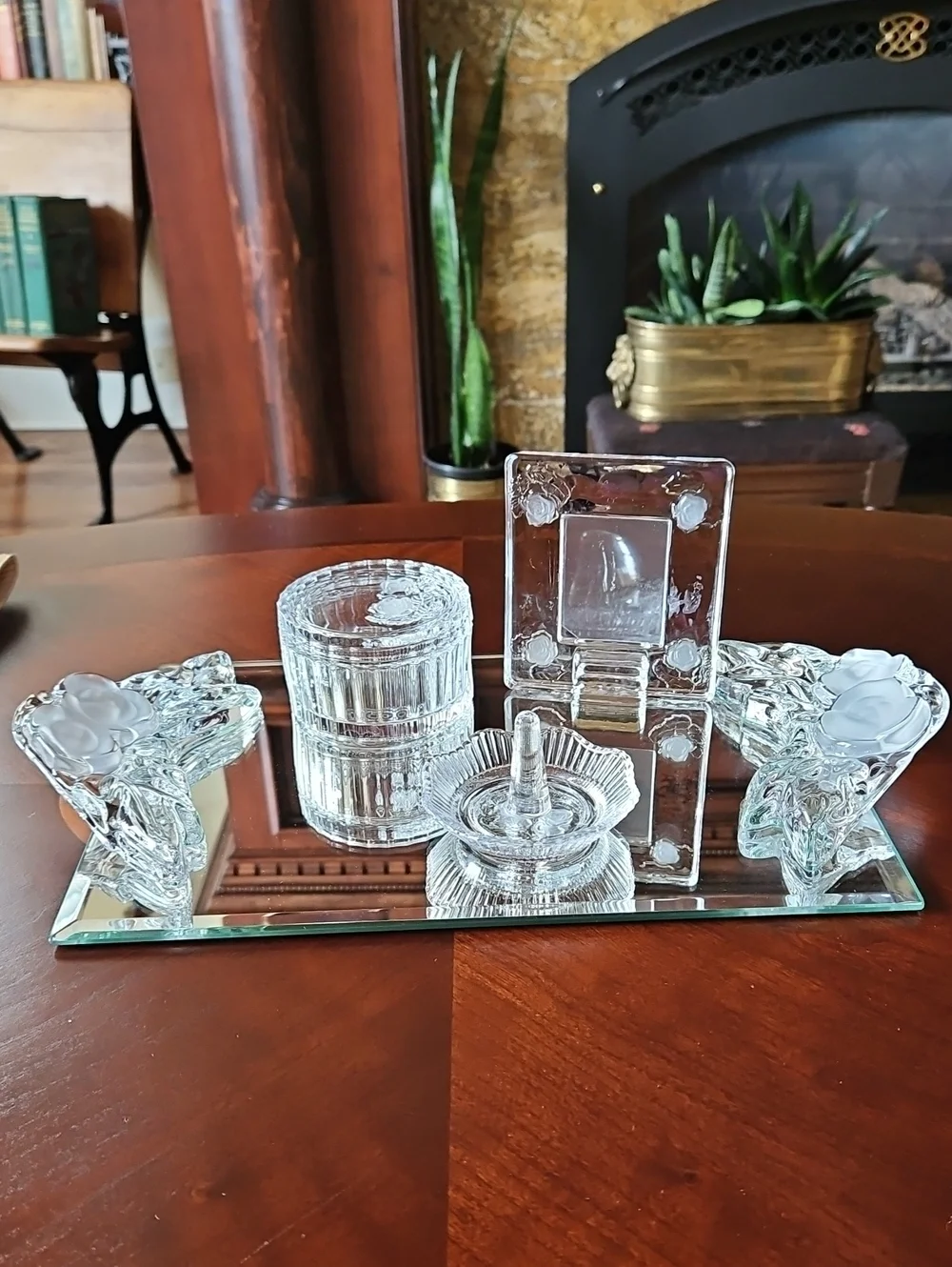 Studio Crystal by Studio Silversmiths 4-Pc Vintage Vanity Set Frosted Rose